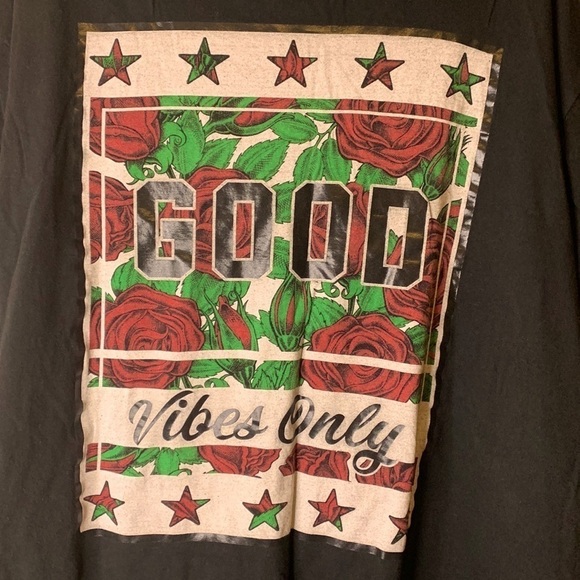 EIGHTY Eight women’s good vibes only red roses t-shirt size XL - Picture 4 of 4